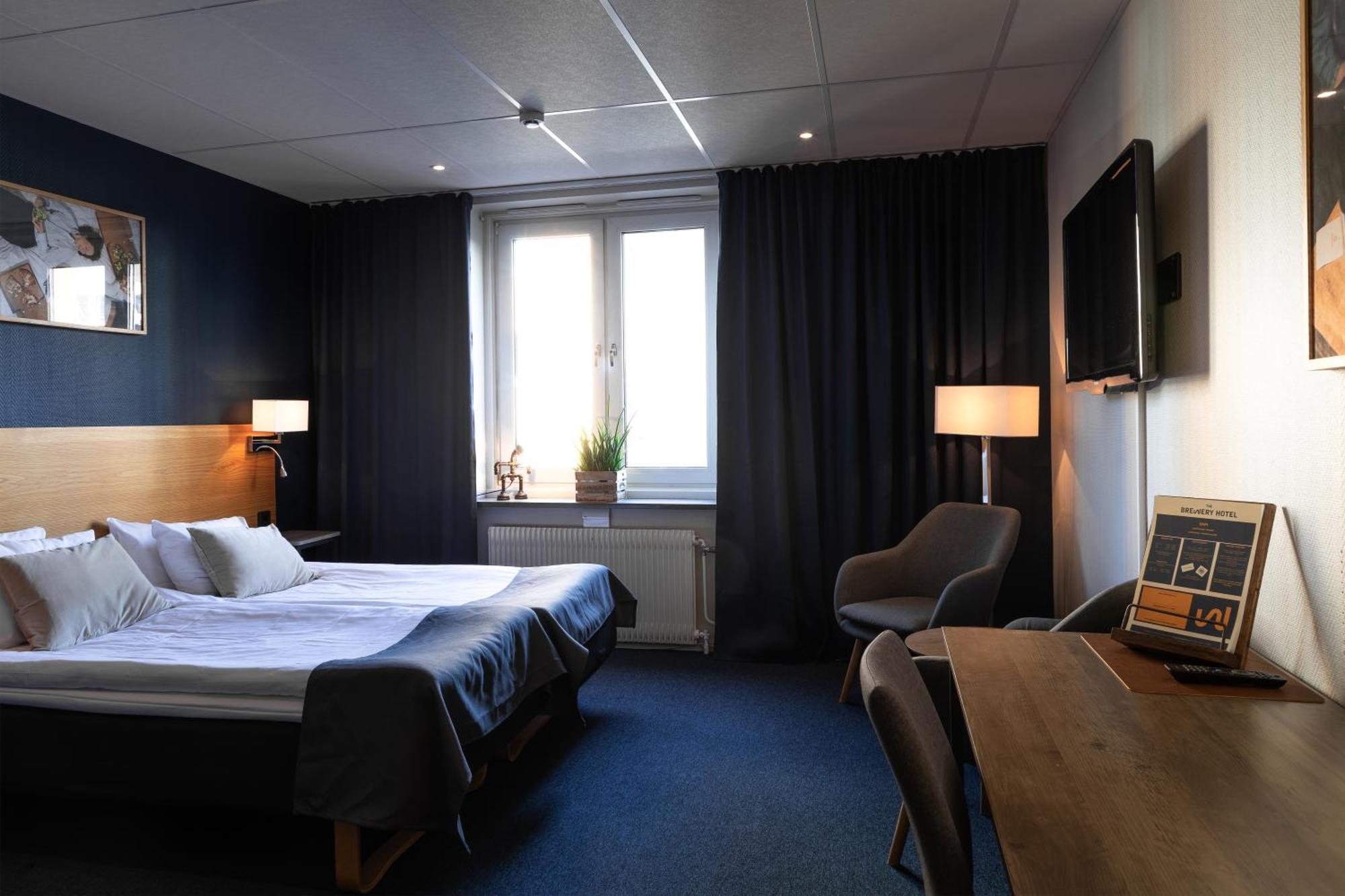 The Brewery Hotel คาร์ลส์ครูนา ภายนอก รูปภาพ
